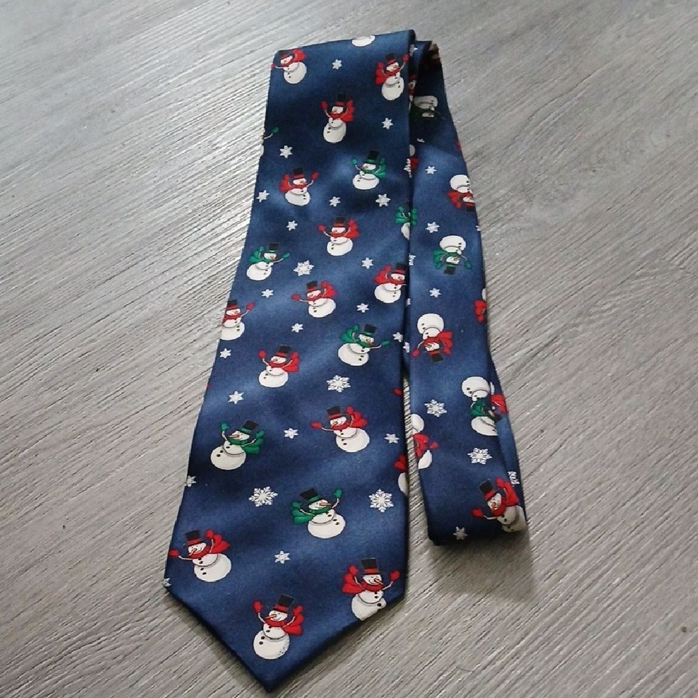 Festive Snowman Patterned  Christmas holiday Winter Silk Tie NWOT
